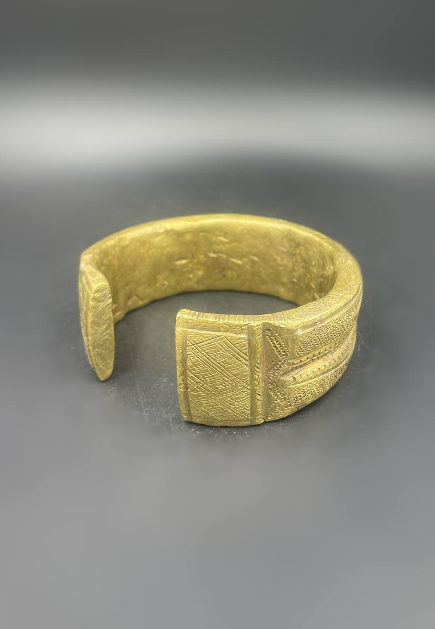 photo_5773678408524041167_y