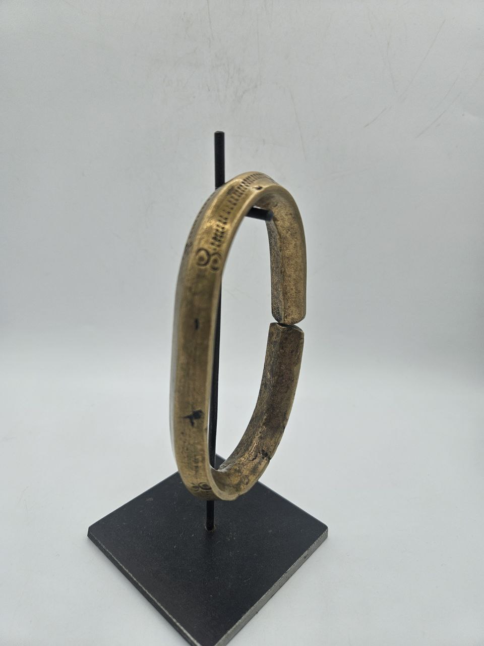 photo_5773741935385316254_y