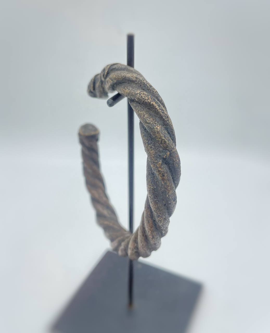 photo_5775930208337726413_y (1)