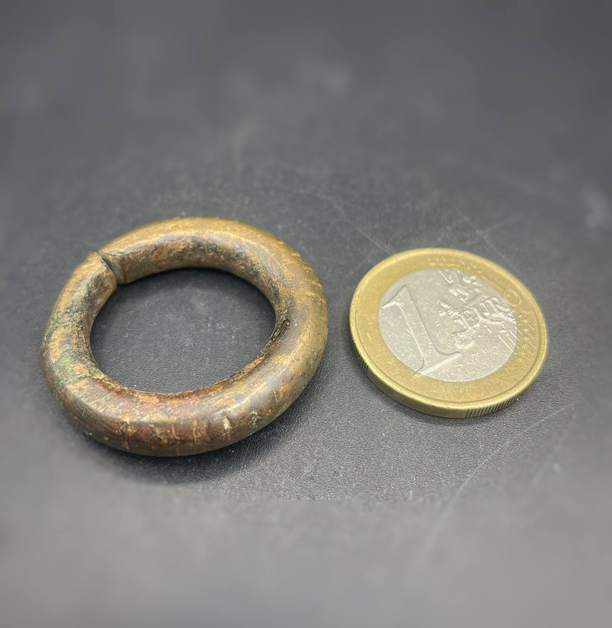 photo_5775930208337726568_y